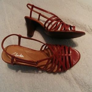 Clark's brown leather strappy sandals 8